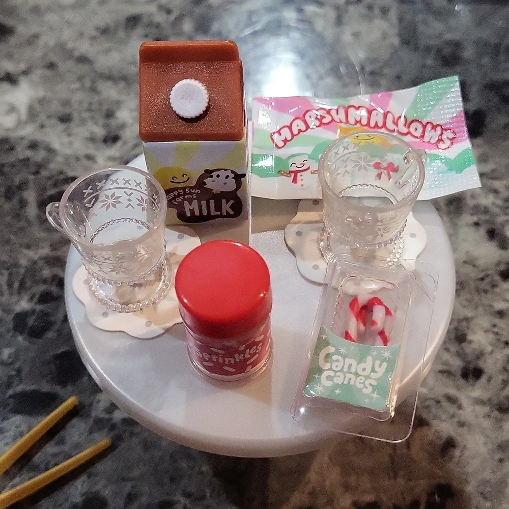 Miniverse Make It Mini Holiday Hot Cocoa